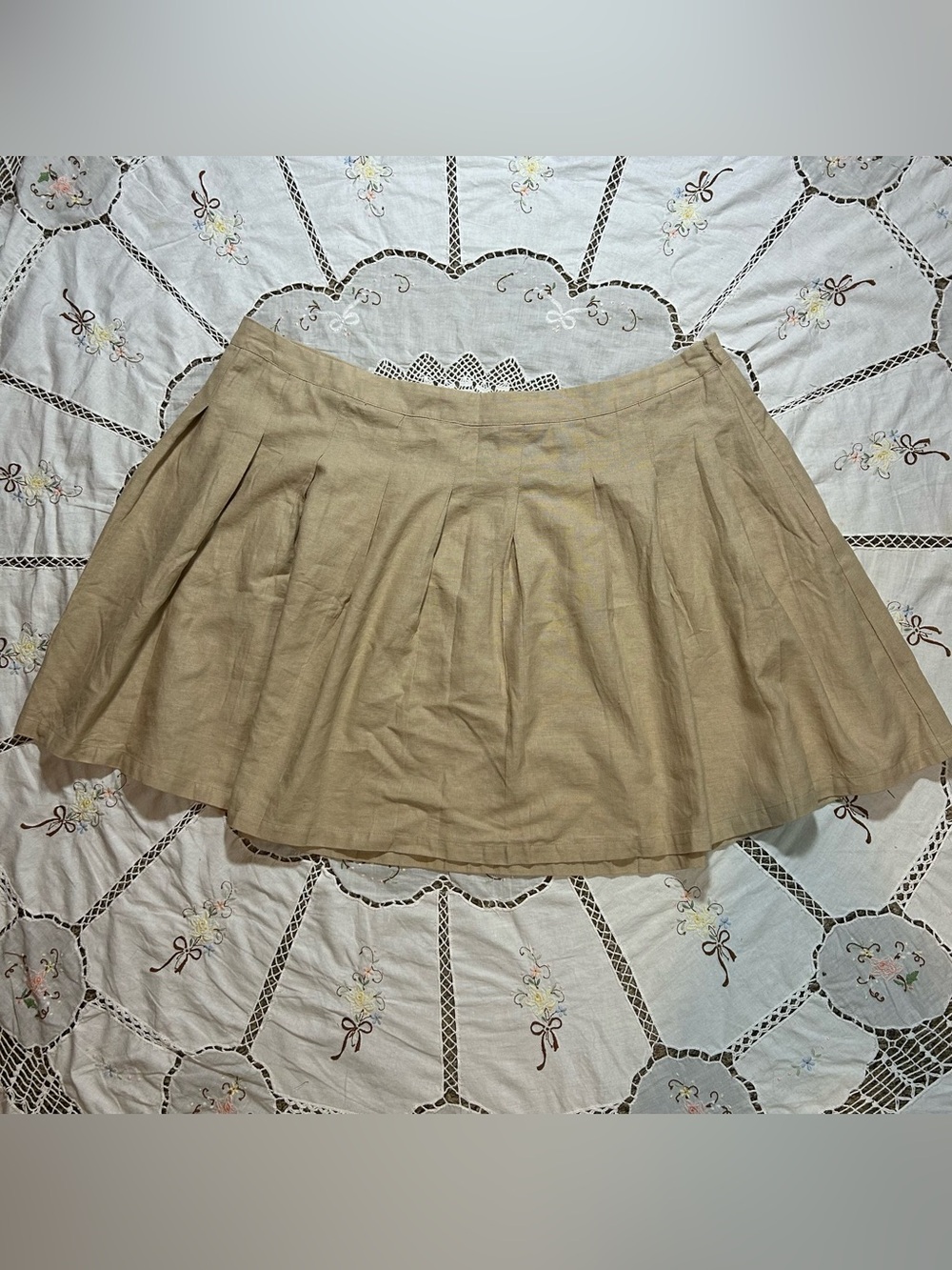 NWT Forever 21 Khaki Pleated Skirt